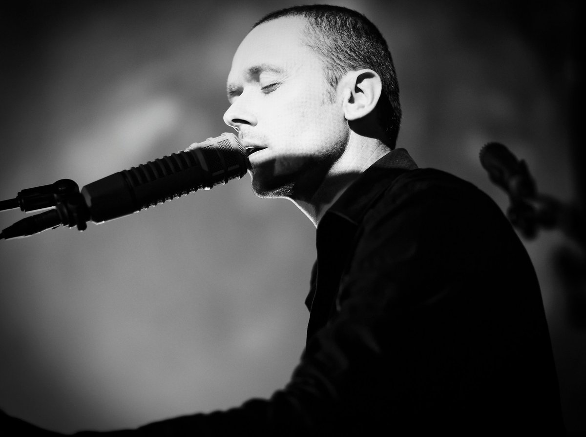 corvecmusic's tweet photo. Retrouvez l'interview de Corvec sur @konect_radio ! S29 à 10h - D30 à 13h - L1 à 8h - M2 à 18h - M3 à 16h / "Immersion" @theatreunion M3.10.18 / ©photo: @chde974 #konectradio #teat #immersion #corvec https://t.co/SndxVJwXlg https://t.co/Ta0RzMn303