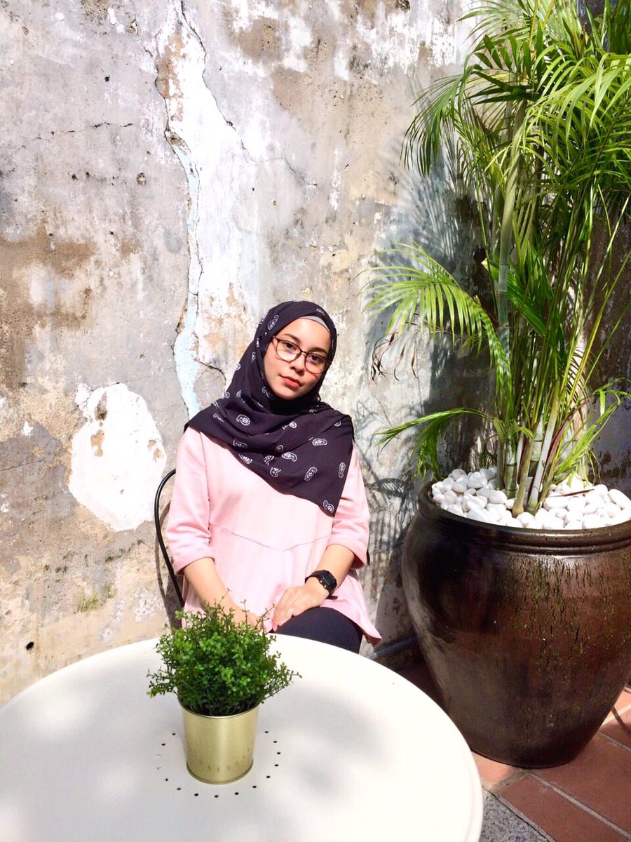 amrhazq's tweet photo. so my girlfriend will be my Supermodel. #SundayEditing https://t.co/zD6EuXr5qg
