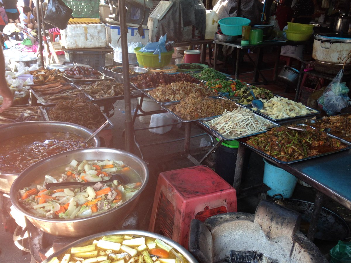 MillieGoes's tweet photo. Food markets in #Cambodia - we checked out all the local recipes in our cooking class making #FishAmok! https://t.co/5JLi0b2uJq