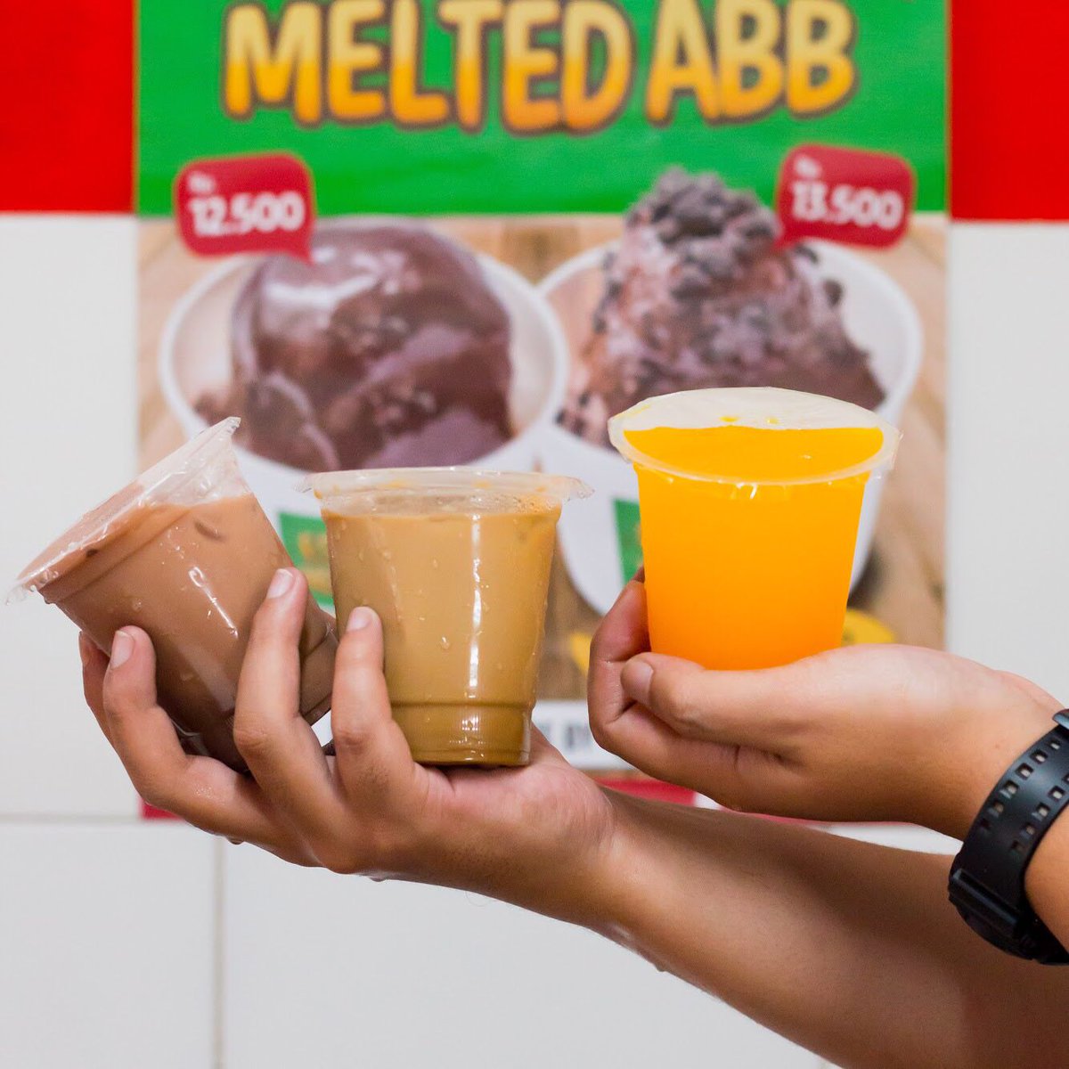 A_BersihBerkah's tweet photo. Segernya trio minuman ABB buat nemenin siang kamu dengan sensasi krezzznya ayam goreng ABB!
Mau tau ada apa aja?
🍹Ice Jeruk.
🍹Ice Milo.
🍹Ice Coffee.

#AyamBersihBerkah #kulinernusantara #IceJeruk #IceCoffee #IceMilo https://t.co/woF5KR5b4M