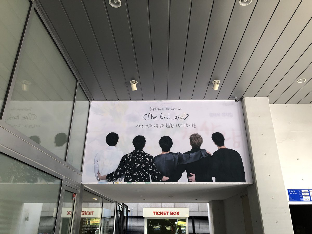 BoysRep_STAFF's tweet photo. [NOTICE]
잠시 후 2시 30분 부터 흰물결 아트센터 화이트 홀 입구 소년이들 현수막 아래에서 인원 체크가 시작됩니다:) 늦지않게 도착해주시기바랍니다:) 
#소년공화국 #BoysRepublic #TheEnd_and https://t.co/uvl2cneupT