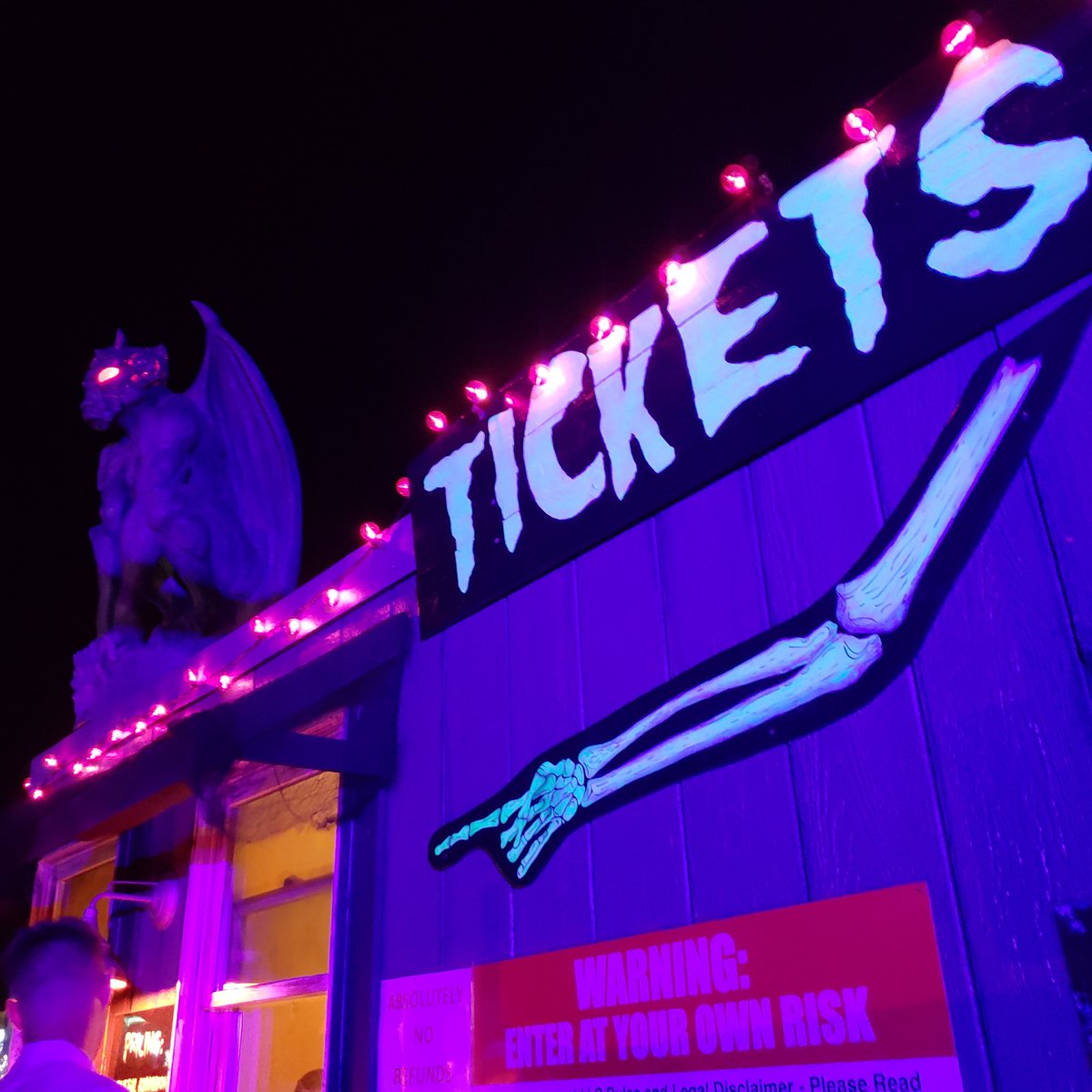 ReapersHollow's tweet photo. Opening night was epic!
Tag us in your photos plus add #reapershollow and let us know how your haunt experience was!

We are looking forward to your pics!!

#halloween2018 #hauntexperience #hauntedhouse #cornfield #goblinsgrove #deadendmotel #hauntedadventure #parkerhaunt https://t.co/EMExjKeSfP