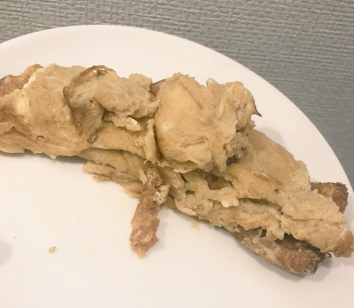NakuruAitsuki's tweet photo. 卵焼き作ろうと思ったんですけどふつーに無理でした https://t.co/YIy12jyKiL
