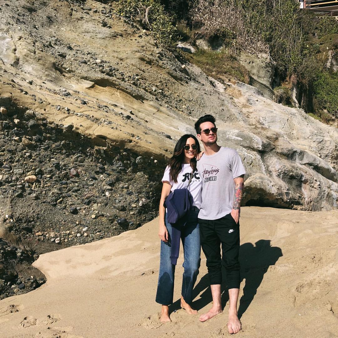 panicatourdisco's tweet photo. Squad beach day
photos by @hellosarahurie and @ZackCloudHall
#kala #zackcloudhall #brendonurie #sarahurie #PanicAtTheDisco https://t.co/i8OcyMR8Hr