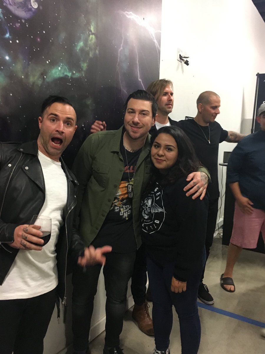 Vicky__Serrano's tweet photo. Exactly 2 years ago ❤️❤️ #avengedsevenfold #a7x #deathbat #foREVer https://t.co/WzUqjagcJP