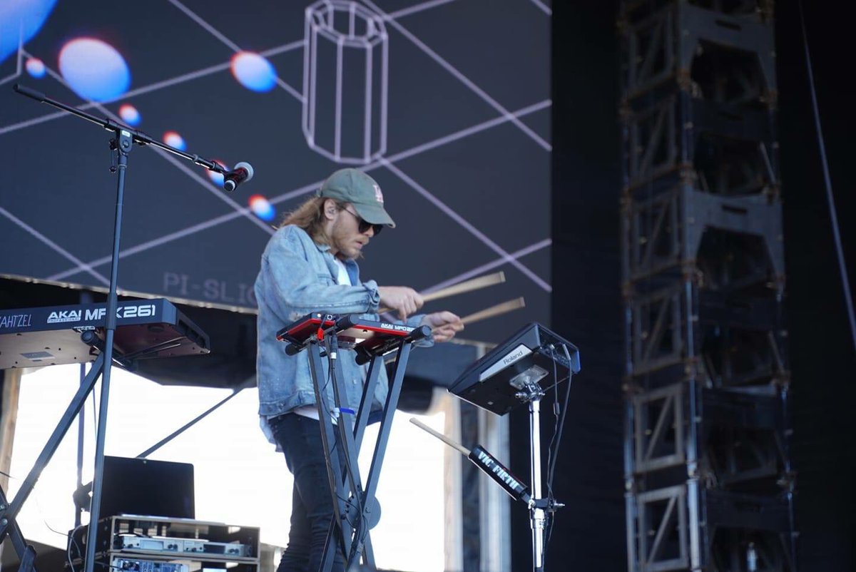 Over on the main stage it’s <a href="/yahtzelmusic/">Yard-sale</a> #yoursandowls #yoursandowlsfestival