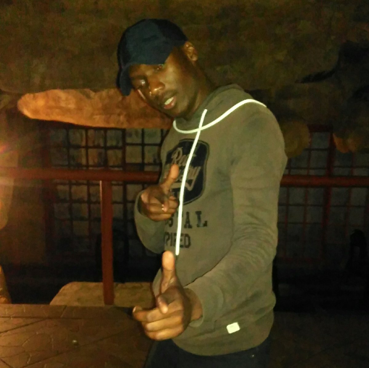 MPAKITHEDJ1's tweet photo. #NewProfilePic https://t.co/yvlTmUX6Vq