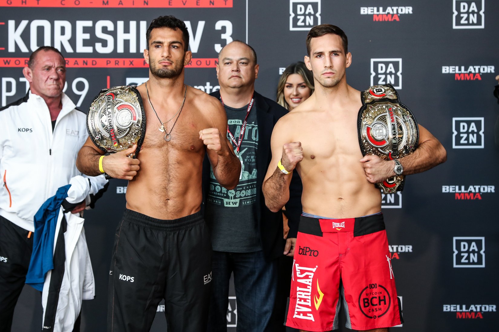 ゴング格闘技 En Twitter Bellator 6 世界ミドル級選手選手権 5分5r ゲガール ムサシ オランダ 2r 3分23秒 Tko ローリー マクドナルド カナダ マクドナルドのスライディング切ったミドル級王者ムサシがヒジ落とし マウントパウンドでtko ゴング格闘技 En Twitter Bellator 6 世界ミドル級選手選手権 5分5r ゲガール ムサシ オランダ 2r 3分23秒 Tko ローリー マクドナルド カナダ マクドナルドのスライディング切ったミドル級王者ムサシがヒジ落とし マウントパウンドでtko