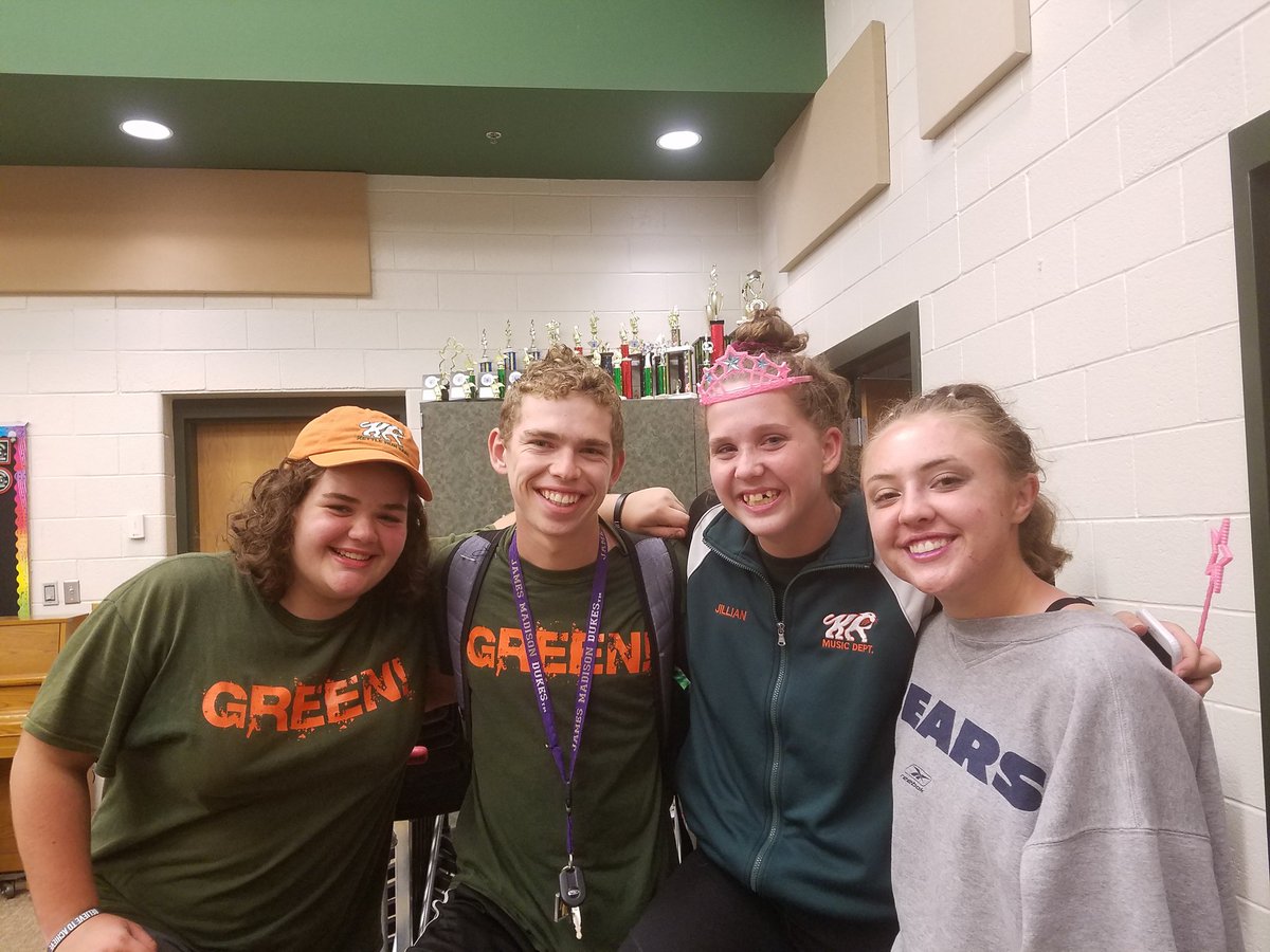 kenneymom1's tweet photo. Happy birthday @jillianbkenney #happybirthday #alwaysmyprincess #amazingfriends #colorguard https://t.co/rW7bPcFGn0