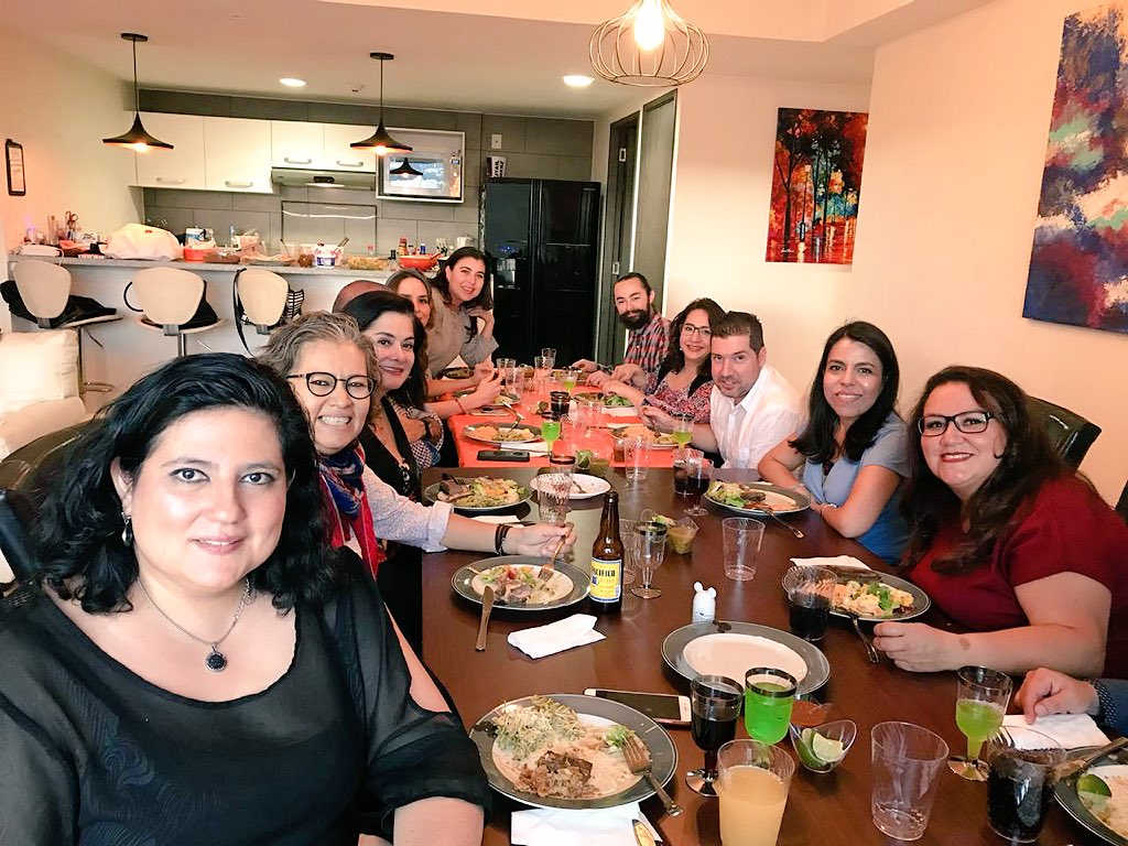 irenegarciamx's tweet photo. Darse un break, salir de la rutina, ver amigos, disfrutar una buena plática. Días simples llenos de vibra positiva. Por más días así 🙏🏼 gracias @Linaerg #exactec @Yculebro https://t.co/wO5UISWTep
