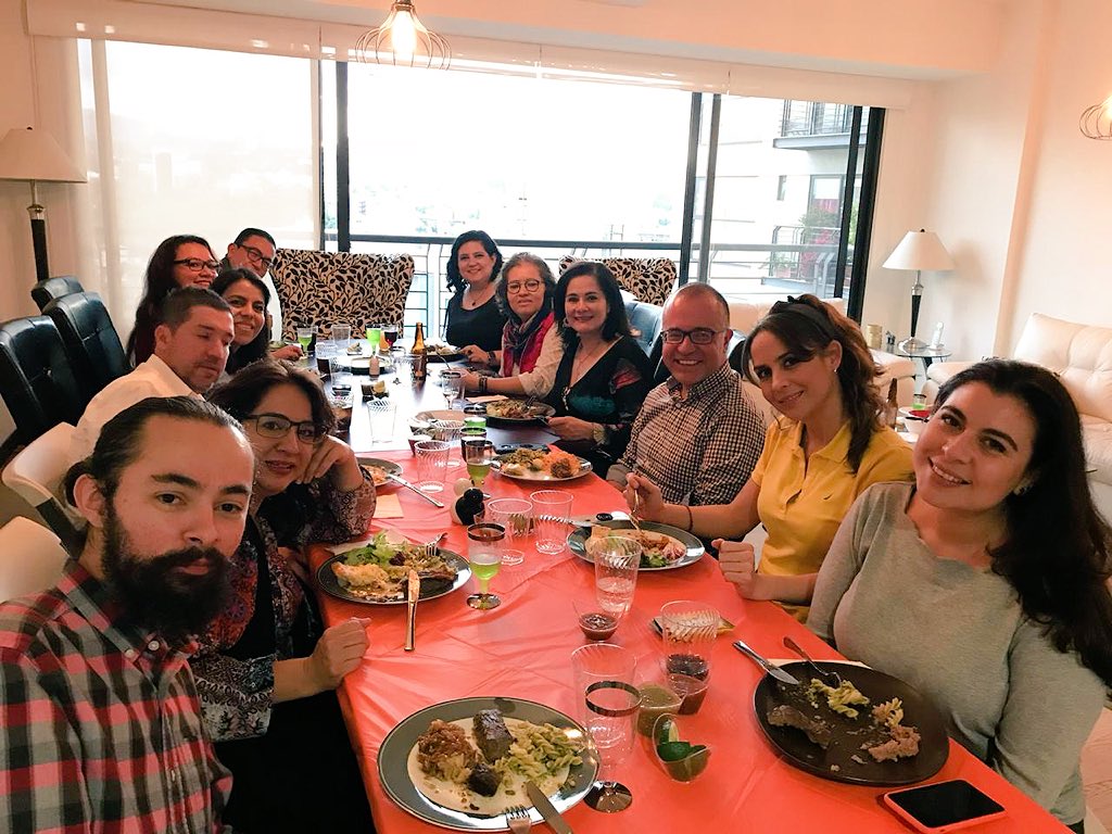 irenegarciamx's tweet photo. Darse un break, salir de la rutina, ver amigos, disfrutar una buena plática. Días simples llenos de vibra positiva. Por más días así 🙏🏼 gracias @Linaerg #exactec @Yculebro https://t.co/wO5UISWTep