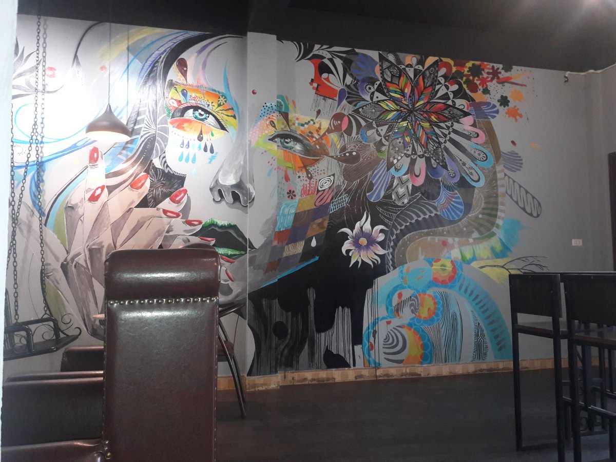 CandyKay24's tweet photo. This coffee shops artwork though...♡ 

#vietnam #baichay #cafe #nam2018 https://t.co/TvlHOwB1BJ