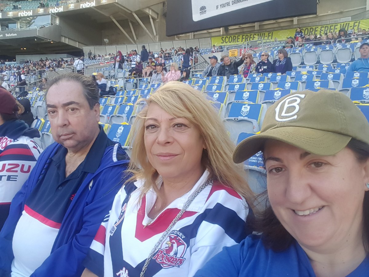 spannaforce's tweet photo. #NRLGF #proudtobeabulldog #goeasts #chookpen https://t.co/4DuHIVezc3