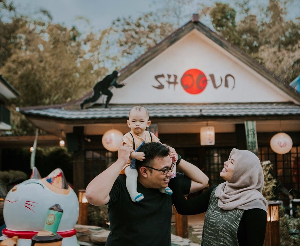 alhamsaDZ's tweet photo. Our family pictures look more beautiful! The photographer is great in capturing the moments and the view! I definitely will do this again in other destinations. Thank you @frameatrip for the unforgettable memories #TravelPhotography #Frameatrip https://t.co/Qvr3YlgSH9