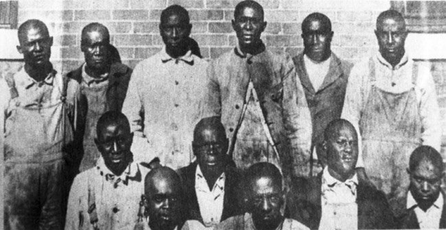QuintardTaylor's tweet photo. September 30 is the 99th anniversary of the Elaine (Arkansas) Massacre where an estimated 200 black sharecroppers were killed for attempting to organize a union to get higher prices for their cotton crops.  See the story of the Elaine Massacre here:  https://t.co/PyxwtHEZ67. https://t.co/Ia7VkmDQn5
