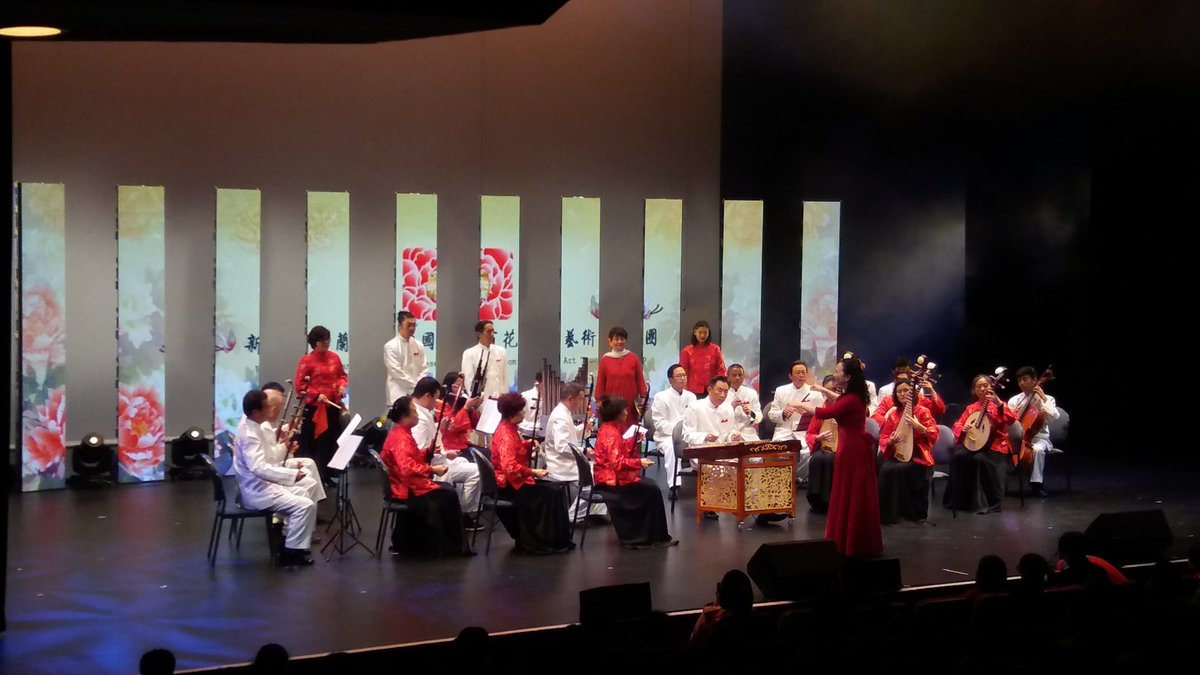 Hail_Lord_D's tweet photo. Cheering my mom on at the Chinese gala! I don't know how she keeps getting these gigs. #Chinesegala #Chinese https://t.co/36B8nsaUHG
