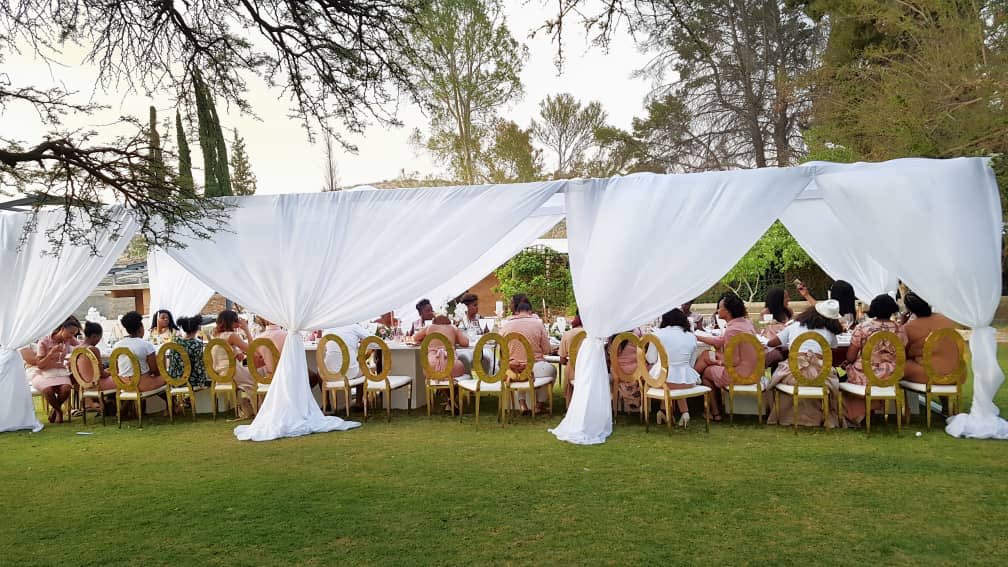 byashande's tweet photo. It is the season for outdoor events๐๐พ๐บ๐ผ๐๐ผ๐บ๐พ. Make sure you book the right photographer to capture all the details๐.
Keep your eyes on our TL for more pics of our last event. #kitchenteaparty #mstomrs #spring2018 https://t.co/SDlTovIolv