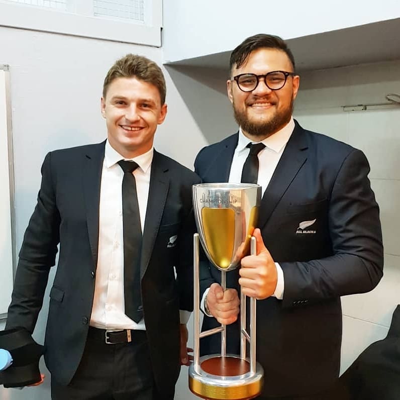 beaudenbarrett's tweet photo. Congrats bro, always a pleasure!
#50Tests @tj_perenara
Also well done big @AngusTaavao on a great debut 👍 https://t.co/9hRVu6OhIi