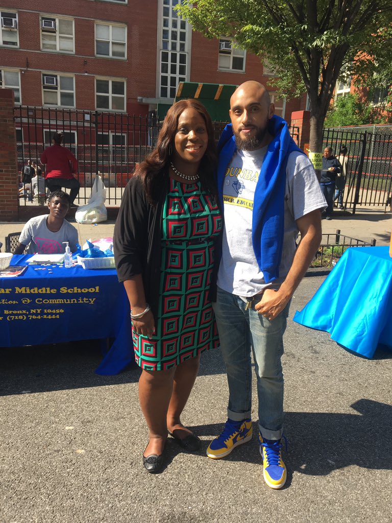 BPGibson2025's tweet photo. This yearβs First Annual Community Fair hosted by @PrincipalFarid @Dunbar_MS301 was a huge success. A beautiful afternoon with our students and families. Great job Principal Farid & Team. Always a pleasure supporting events to enrich our community and partnerships. #BX
#CSD8 https://t.co/ATs8undFBn