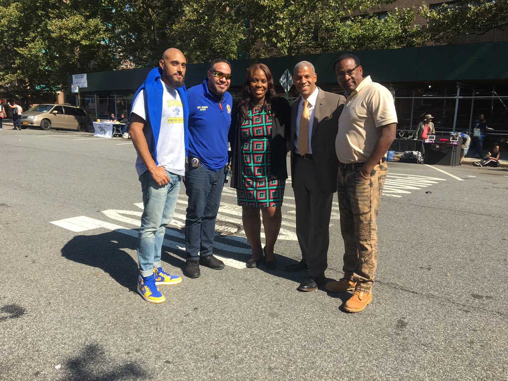 BPGibson2025's tweet photo. This yearβs First Annual Community Fair hosted by @PrincipalFarid @Dunbar_MS301 was a huge success. A beautiful afternoon with our students and families. Great job Principal Farid & Team. Always a pleasure supporting events to enrich our community and partnerships. #BX
#CSD8 https://t.co/ATs8undFBn