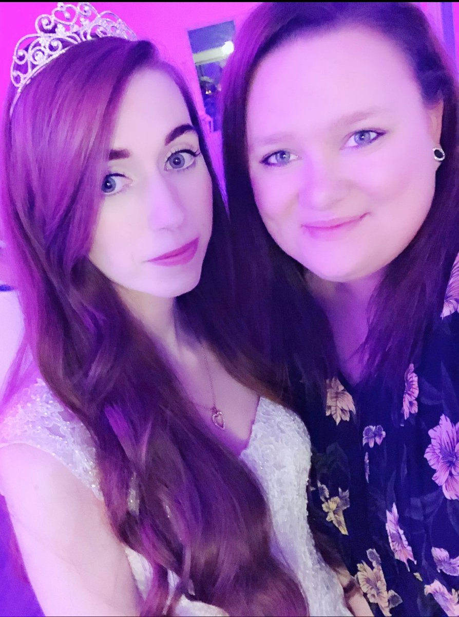 fantayziayt's tweet photo. This is the only picture I have right now, Jessica took it💜 when I have the professional photos I'll post some🤗 https://t.co/AhpTI4n4q8