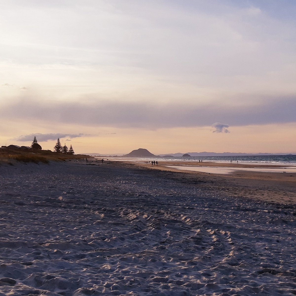 There is nothing like home! 😍 #mountmaunganui #home #beach #sunset  #PhotoOfTheDay