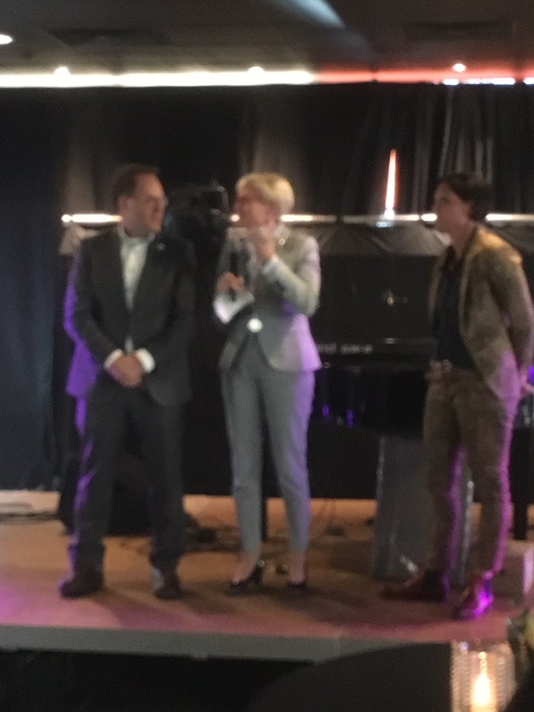 JanSmolenaars's tweet photo. Geweldig @Lommerbergen @landalnl  @Gemeente_Beesel bestaat 50 jaar!

Op naar de volgende 50! 

Commercieel Directeur @vanessenerik sprak waardering uit richting personeel: ‘Team van de Lommerbergen maakt het verschil’ https://t.co/BKItkixN6N