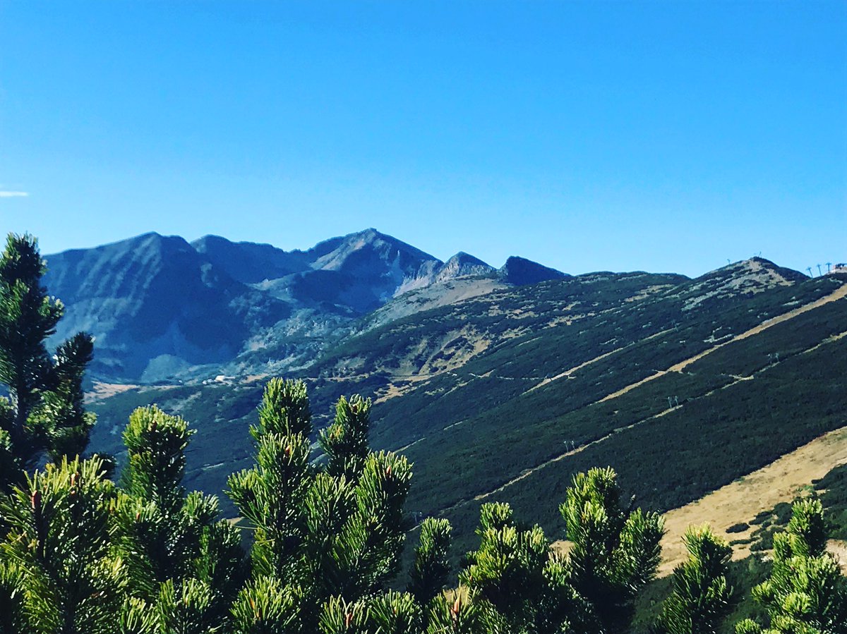 eleni6111's tweet image. The highest peak in #Bulgaria- #Musala #hikingadventures #freshair #elenib