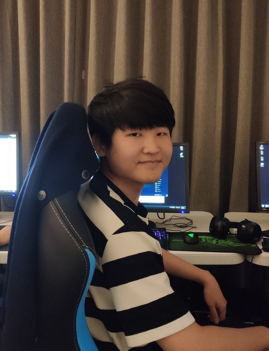 CasterScarlet's tweet photo. DOES THIS LOOK LIKE THE FACE OF MERCY? https://t.co/yGITUfj5RM