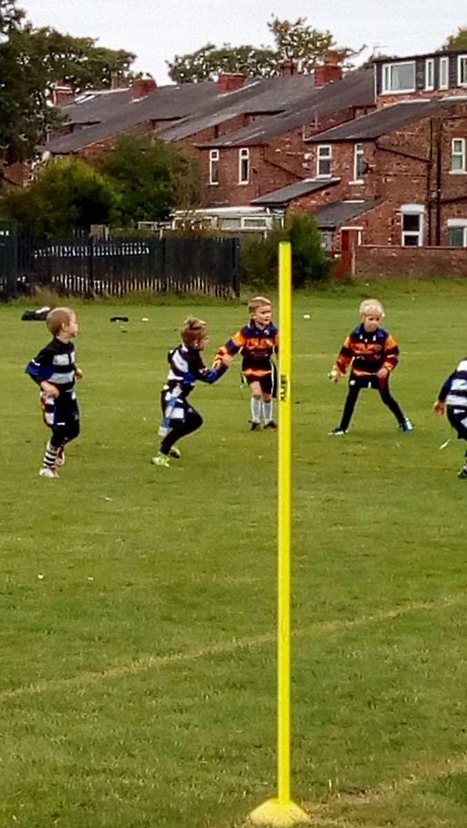 CarolineHowart2's tweet photo. @TraffordMv great first matches for the under 7's against Burnley. #bestclubintheworld https://t.co/KZO4X8Zpee