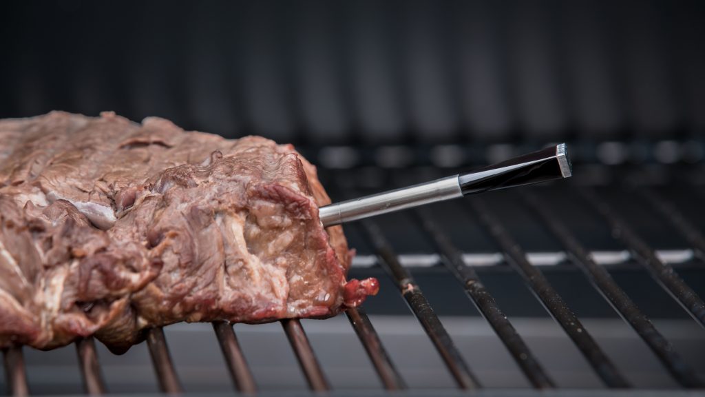 Newegg's tweet photo. Here's some tips on using everyday smart home devices for the holidays like using this @MEATERmade smart thermometer for some steaks or the big bird #SmartSeptember
More ideas ► https://t.co/aYEHnHfVB6 https://t.co/JmulaonXC8