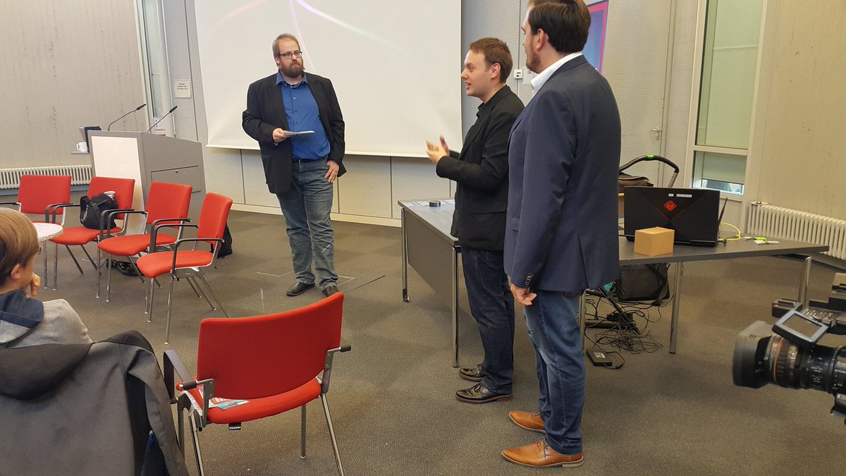 haptical_LFO's tweet photo. Es wird praktisch - #haptical macht das #InternetOfThings greifbar mit handelsüblichen Materialien @dasa_dortmund #ArbeitsweltenDerZukunft #Wissenschaftsjahr https://t.co/yuptQ6lFvj