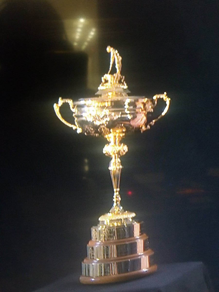 Ya estan todos los partidos en el campo. Se define la <a href="/rydercup/">Ryder Cup</a> y con <a href="/FranciscoBlavia/">FRANCISCO BLAVIA</a>  te lo contamos por la pantalla de <a href="/GolfChannelLA/">Golf Channel LA</a>