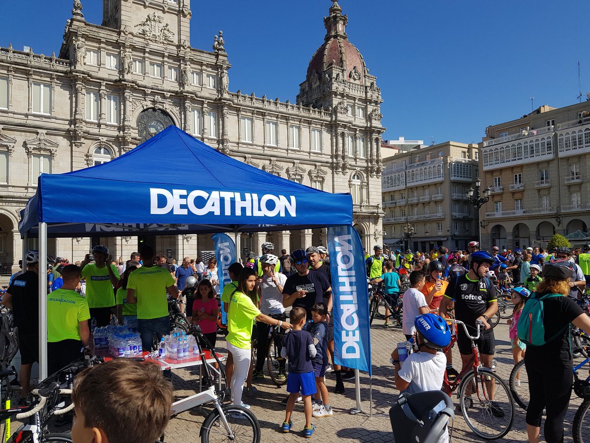 ddgrandio's tweet photo. O #diadabici de hoxe na #Coruña marca un fito pola recuperación dun evento que marcou as infancias de moitas de nós
Hoxe foi posible grazas a @DecathlonES e o seu #decabike @clubherculest e moitas mans que botaron o resto como @MobCoruna @PCivilCoruna #policialocal https://t.co/2JAkJ8DlOI