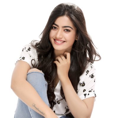 RashmikaArmy's tweet photo. Smile https://t.co/98mXUF5xor