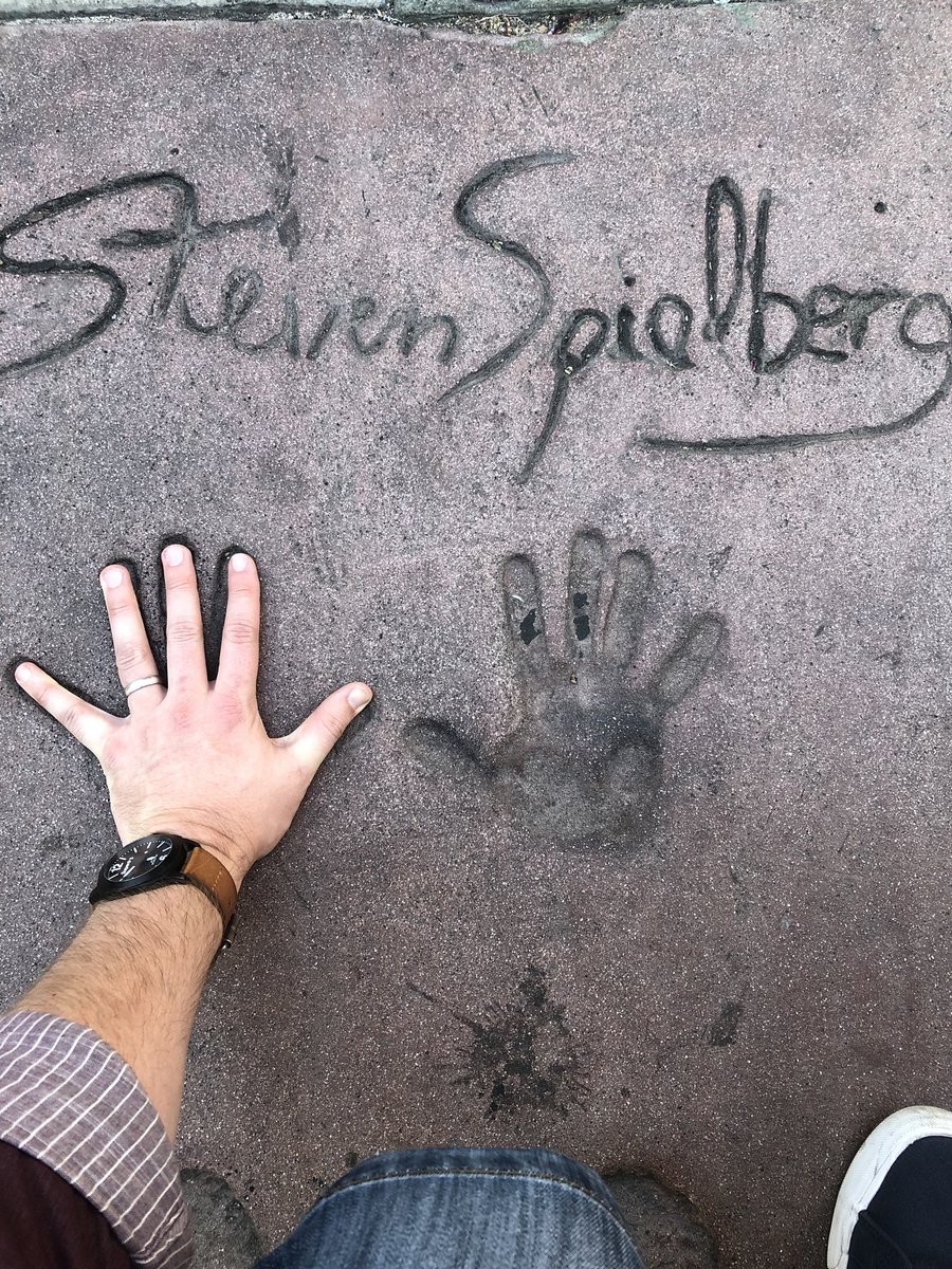 TheCaptainBlog's tweet image. Hollywood, my second home, with obligatory visits to Universal Studios and Disneyland. #HoneymoonDestinationTwo