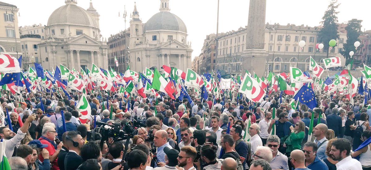 nzingaretti's tweet photo. Bellissima piazza. La destra non si illuda: siamo qui, tantissimi, per l'Italia. Per fermare chi la sta prendendo in giro #perlItalia #PiazzadelPopolo @pdnetwork https://t.co/2m2GQFZh3o