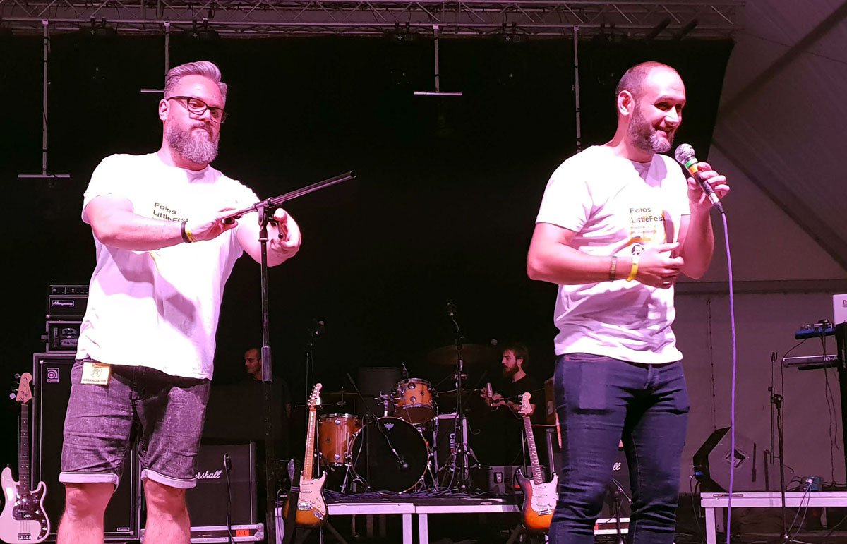 FoiosLittleFest's tweet photo. Ja tenim grup guanyador del concurs de grups novells #FLF2018! Mr Sanchez va rebre el premi del jurat i tocarà com a grup convidat en la pròxima edició de Foios Little Fest. Enhorabona a ells i als finalistes: Òrbites, Nius de Nit i Bastida.🎸🤟😘 #FoiosLittleFest https://t.co/vsDafG5B6Z