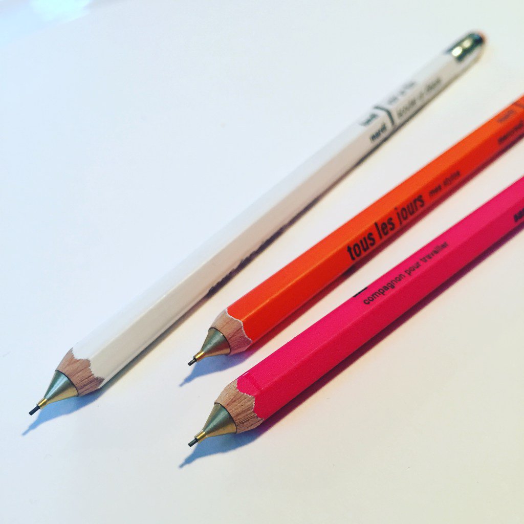 ernestlydoesit's tweet photo. Stationery https://t.co/JN4yjiRsVt https://t.co/vITyBGWLkB
