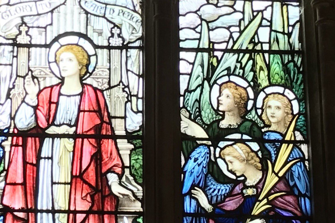 CatherineEsse's tweet photo. Fine early C20th stained #glass &amp; C15th #brass: memorials to members of the #Massingberd family at St Peter’s, #Gunby, Lincs this week for #SundayMorning 🏰🎨Wishing all a good day 🕊✨ https://t.co/0asIjrNyMu