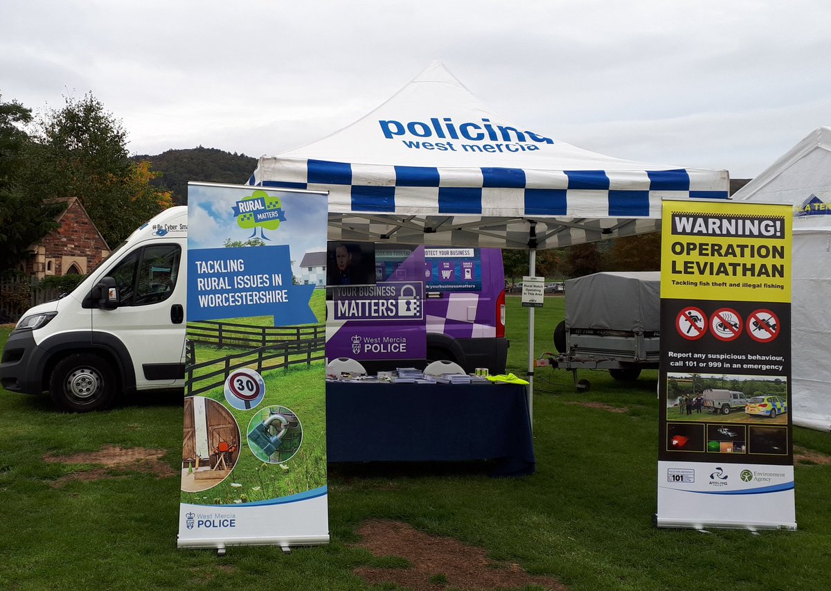 MalvernCops's tweet photo. The weather isn't quite as sunny at the @3countiesshows Autumn Show as it was yesterday but you're guaranteed a warm welcome from #MalvernCops and @OurMalvernHills
#chilly
#windy
#crimeprevention
2230 https://t.co/Su61VSCNTD