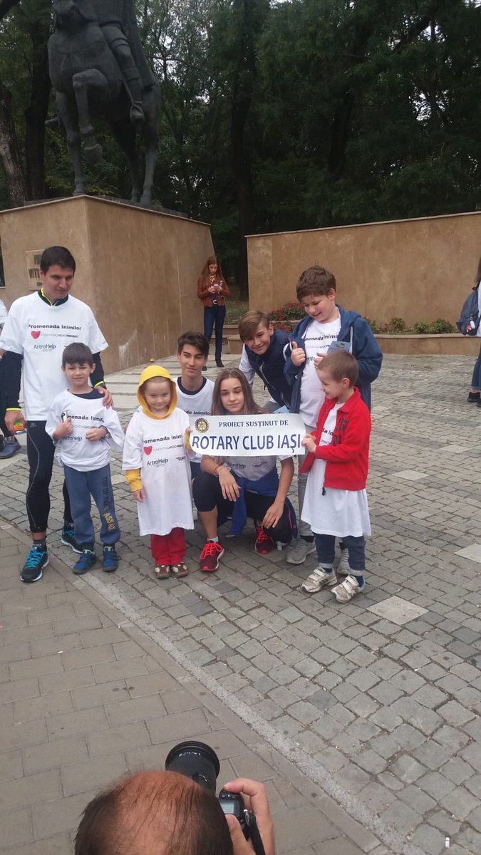 RotaryIasi's tweet photo. #promenadainimilor2018 #iasi #healthylifestyle #walking #HeartHealth @DanZaharia_Iasi @2241Rotary @rot2241 @Rotary @cintialucia @ssepu https://t.co/gvLeQHRvYA