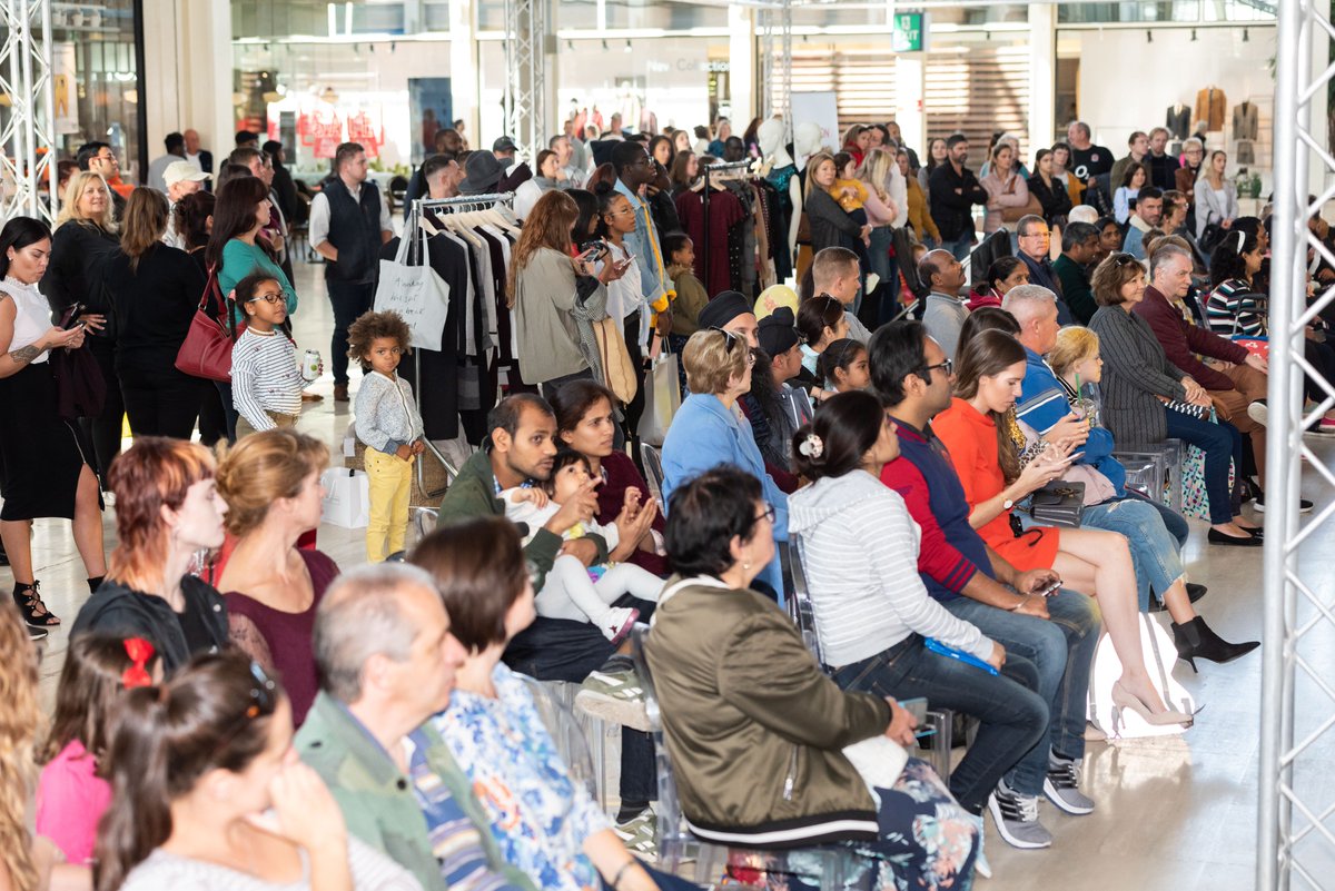 centremk's tweet image. #StyleFest is back today! 🛍️😍💃There's FREE @hotpodyoga  classes for you to try every hour (11.25am -3.25pm)! PLUS don't miss @gingermumstyle with her fashion picks for the season (11:25am), @Lottie_Lamour chatting Body Confidence at 12.25pm + lots more bit.ly/2NHXQqt