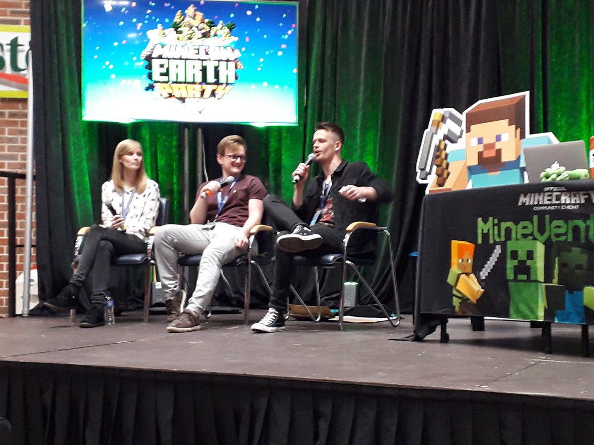 Yaketyyakyak1's tweet photo. @akwyz @CIT_ie @MineVention @GrainneBagnall @Minecraft It was a great day ... Boy Child was very happy! #MEPCORK https://t.co/OxGmMowqWe
