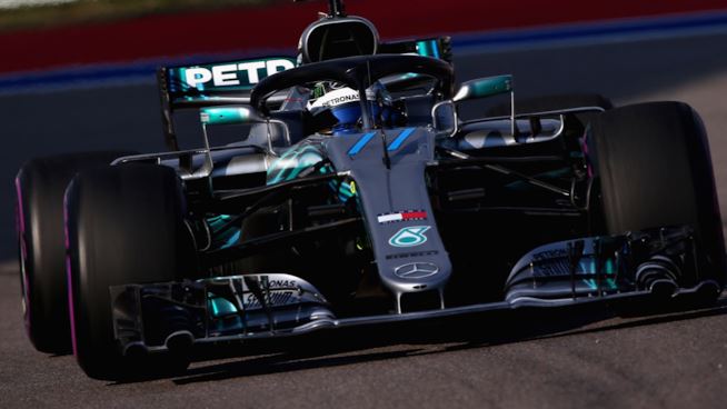 Come vedere la Formula 1 in streaming ⤵️ t.me/streamingtvspo…

#Formula1 #Vettel #Hamilton #Sochi #Ferrari #MercedesBenz