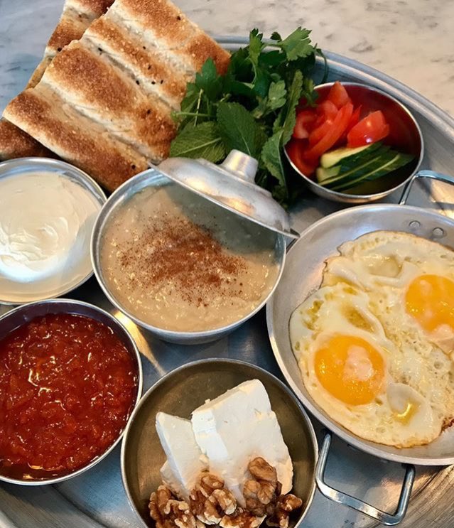 Iran_Style's tweet photo. A wholesome #Persian #brunch with #haleem, #NoonBarBari & all trimming by #SimaDeli #SoulFood from #Sweden. #PersianFood #SundayBrunch #lifestyle #Stockholm https://t.co/aGfBHNL1Co