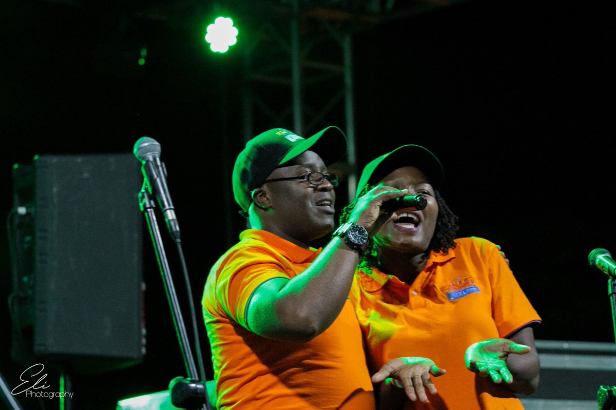 SkyzMetroFM's tweet photo. Umalume lo Mzukulu!!! Babingelela Abantu @NdlovuManurse #UmcimbiWabantu #imnandilesummer #singabantubanye #intwasa18 @Ingwebuzw @Fortwell_1985 @wildtrustzim @CityofBulawayo @TrustAcademy @memorynkwe @mukomet @kundaimidzo @Donna15N @Bkay04 @TKP_uNdlunkulu @patphiri @babongileSk https://t.co/9PUoqLyP9R