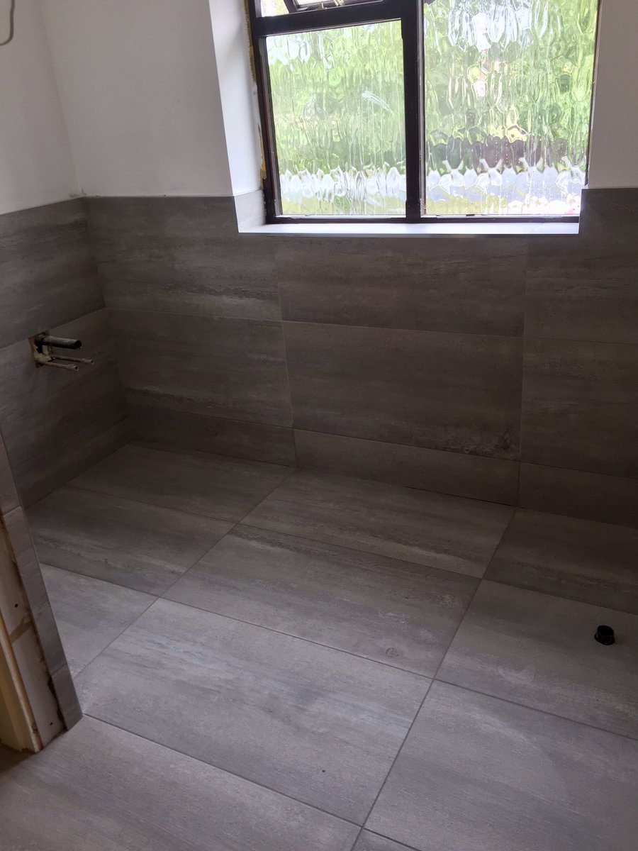 TasticTiling's tweet photo. Great bathroom completed this week👍🏻#tastictiling #largeformattiles #simpleytiles #bathroom #qualitytiling https://t.co/9RcyI8BFBW