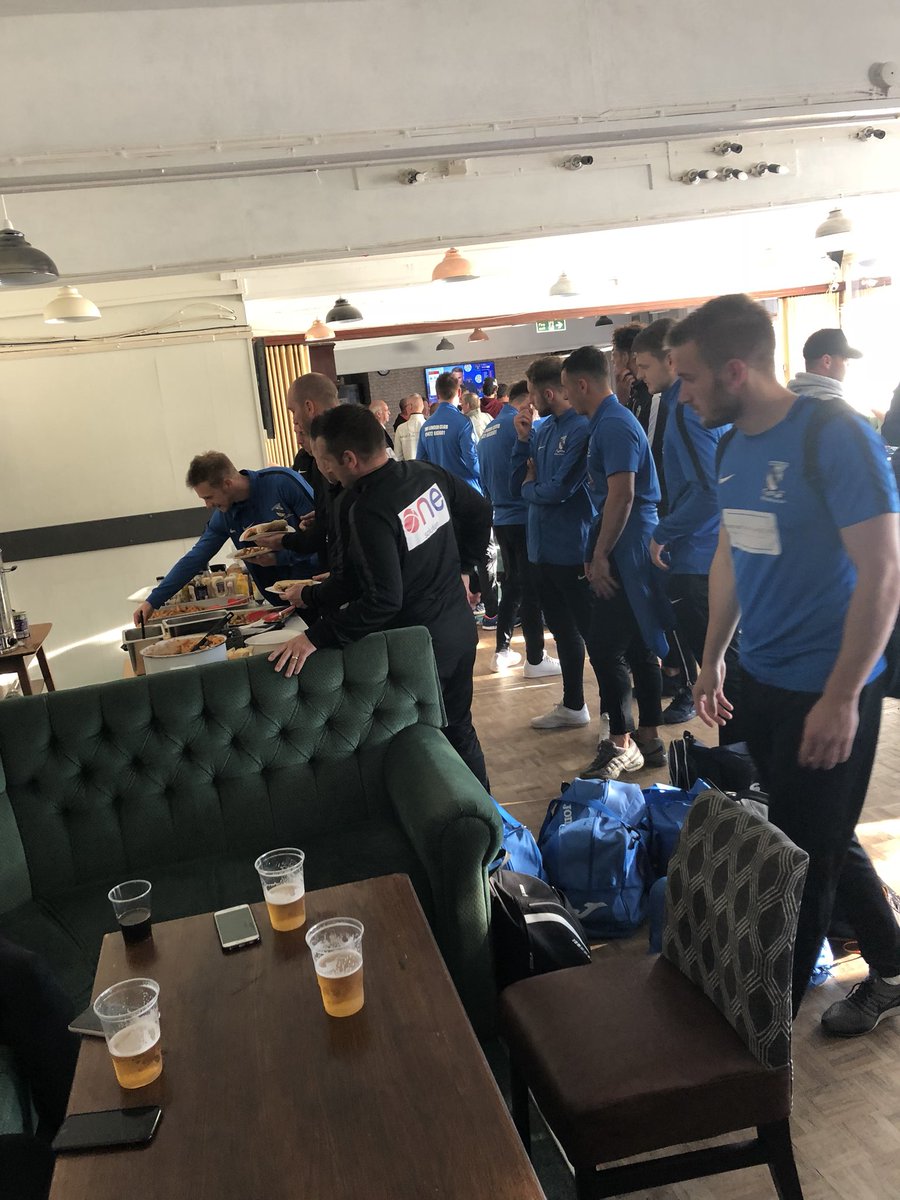 beverlymann3's tweet photo. Feeding the lads after a nice win, u ladies do a top job 👏🏻👏🏻👏🏻 @CleeTownFC @LindenHomesClub https://t.co/bMX53UigQt