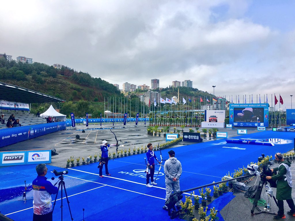 worldarchery's tweet photo. Deepika Kumari, standing alone on the line at the 2018 #WCFinal, beat Lei Chien-Ying, 6-4. Moves into the semis. https://t.co/2hgFKkDvop